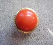 Gilded metallic rim button